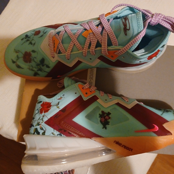 Labron 18s floral - Picture 3 of 9